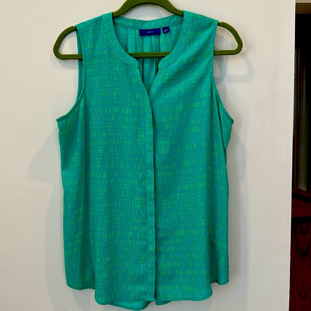 APT 9 Large Sleeveless top! Excellent condition!